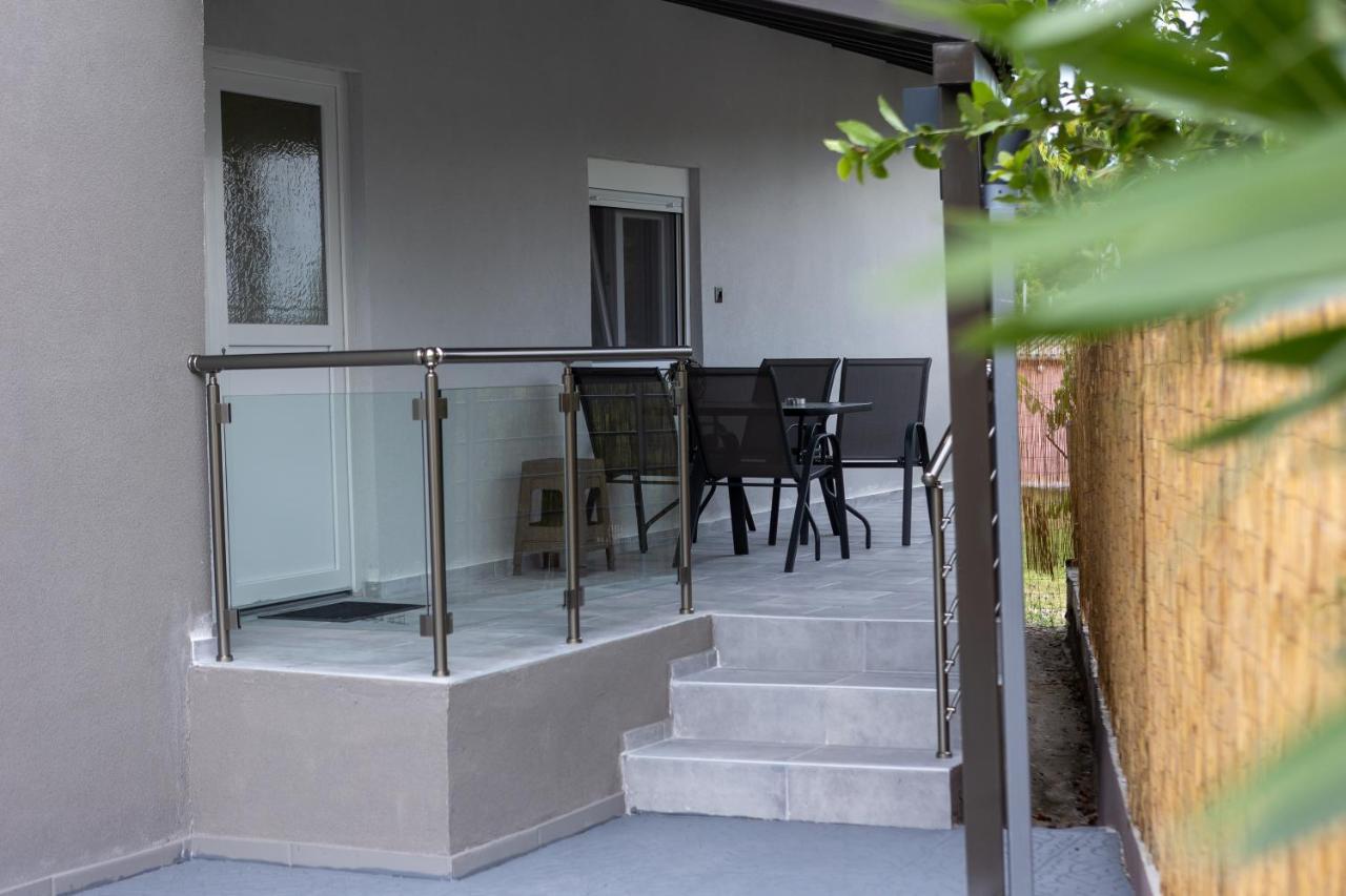 K&M Villas Nea Kallikrateia Extérieur photo