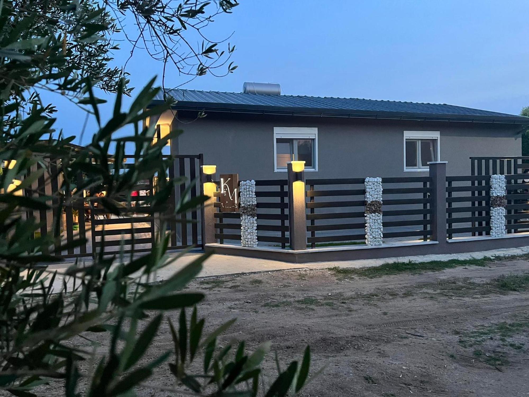 K&M Villas Nea Kallikrateia Extérieur photo